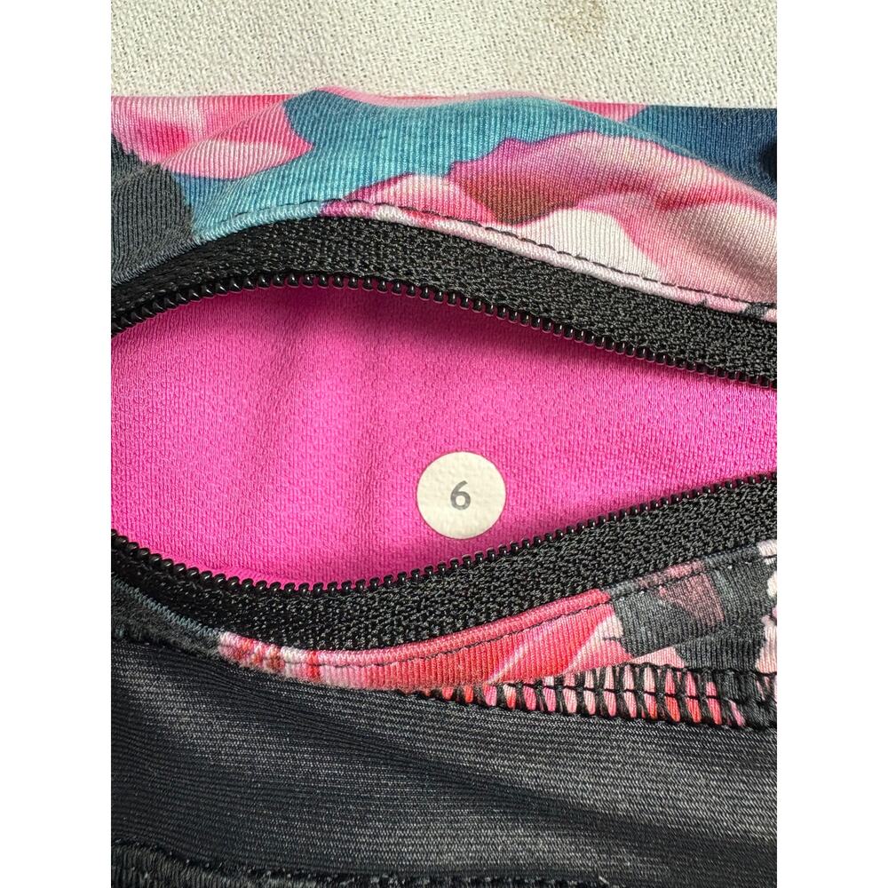 Lululemon Chase Me Crop II Secret Garden Black Leggings Size 6 - Picture 6 of 12